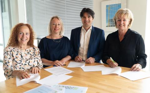 Haarlem - ondertekening afspraken met corporaties