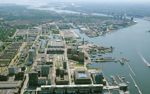 Noordelijke IJ-oever  © Your Captain Luchtfotografie 