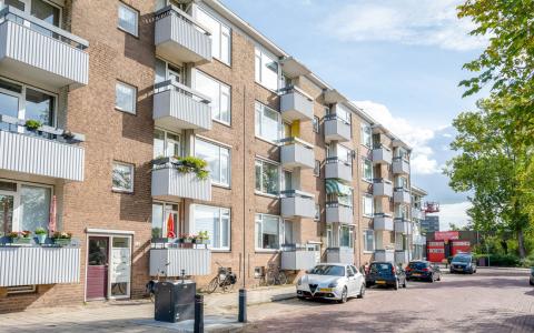 Woningen van Woningbedrijf Velsen in de Planetenwijk