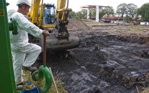 Braakliggend terrein Buiksloterham -  voorbereidingen voor nieuwbouw