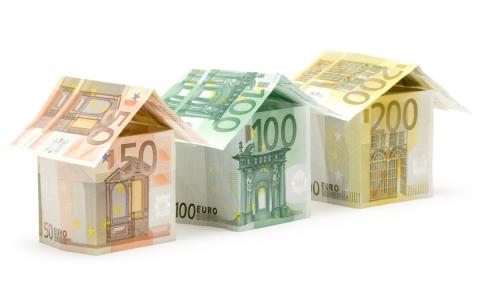 Huisjes in eurobriefjes