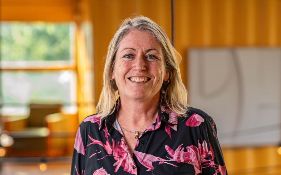 Nicole de Vrij, Eigen Haard