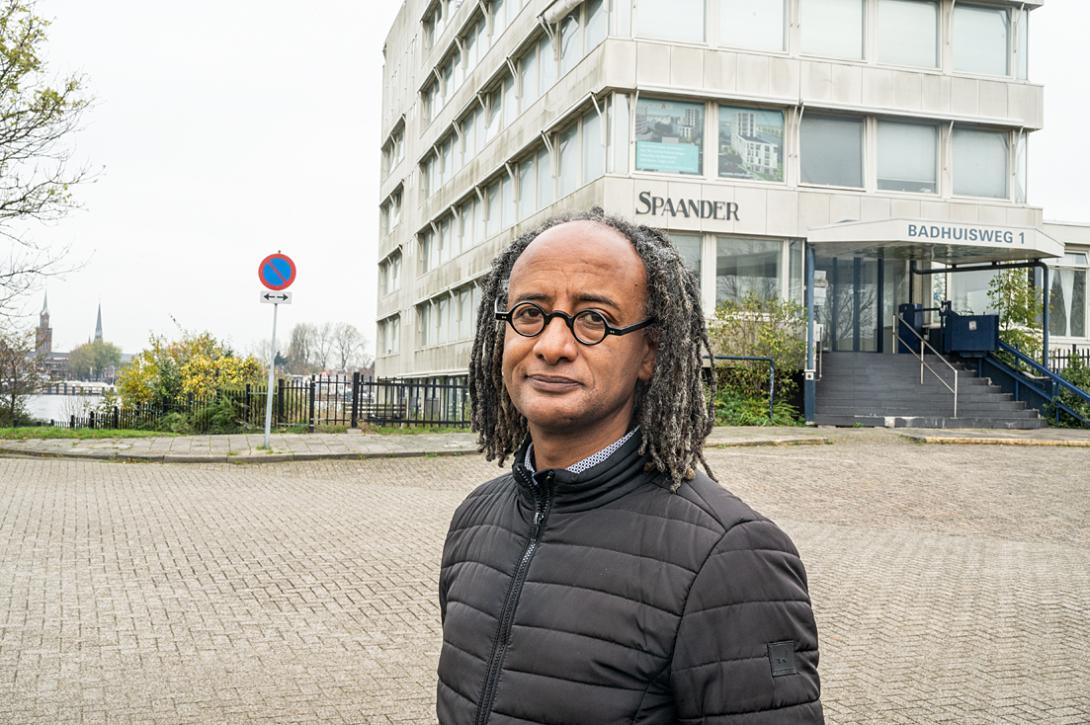 Programmamanager Ephraim Abebe van Rochdale: “We hebben ervoor gekozen om de bewoners in te lichten op het moment dat we een concreet verhaal hadden. Het is lastig praten als je nog niets concreets te bieden hebt.”