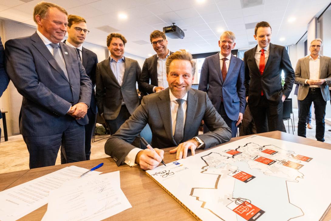 Ondertekening realisatieovereenkomst flexbouw in de MRA