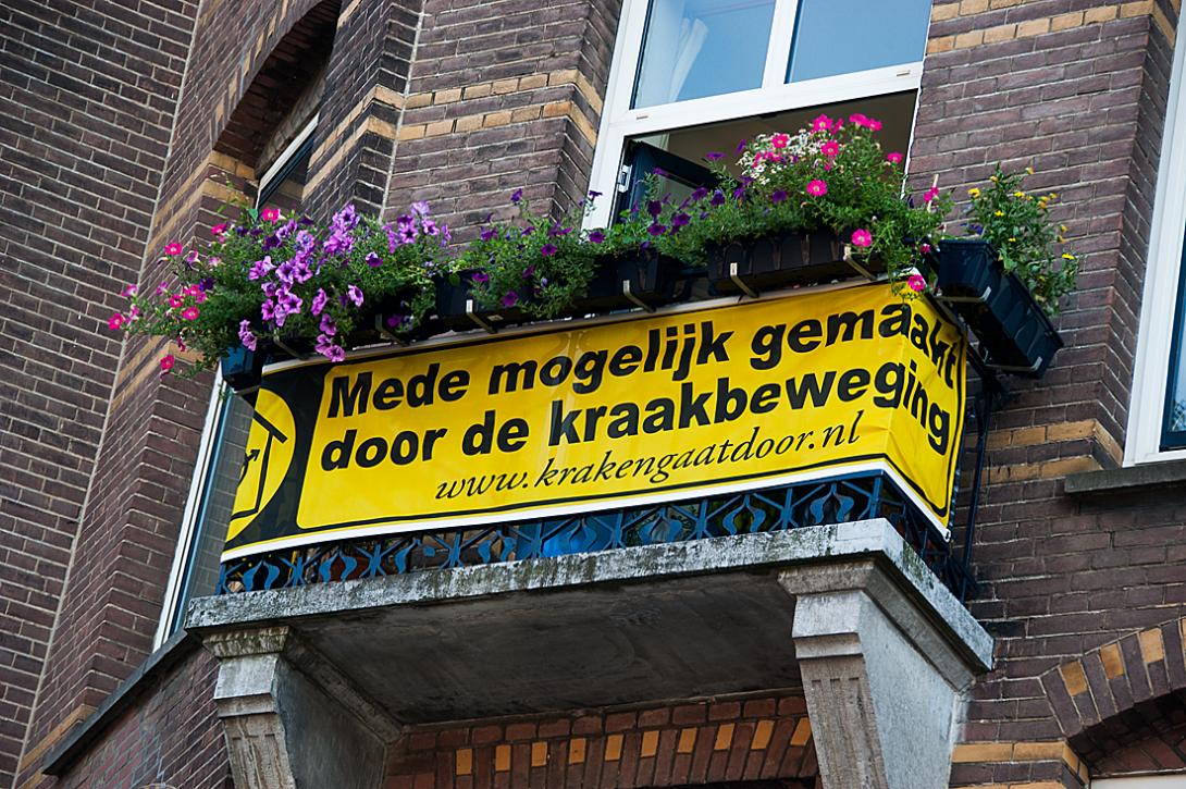 Banner "Met dank aan de Kraakbeweging", juli 2006