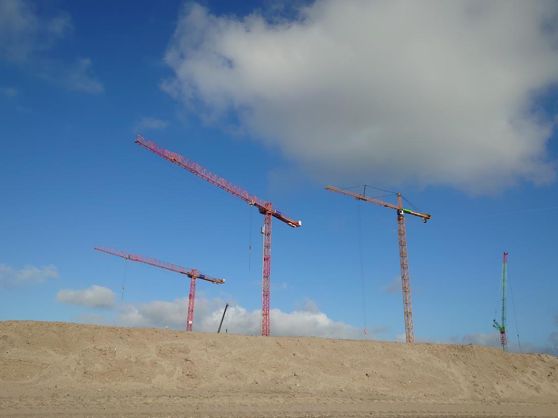 Hijskranen bij nieuwbouwlocatie