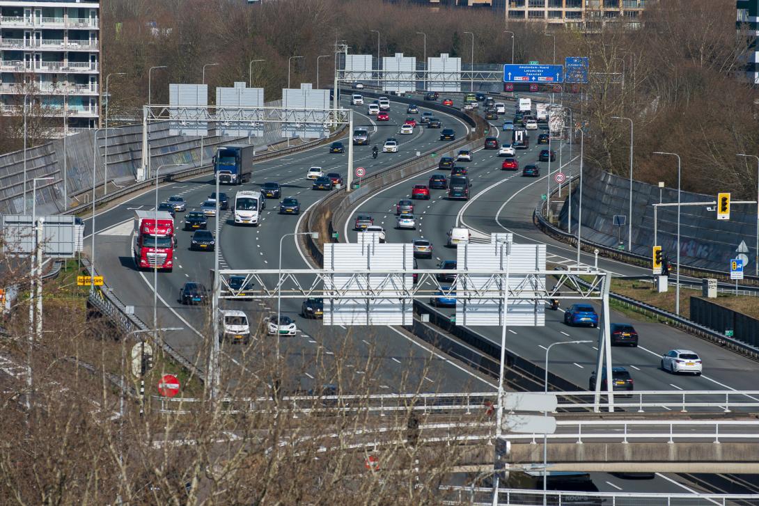Het Schinkelkwartier met spoor- en autowegen