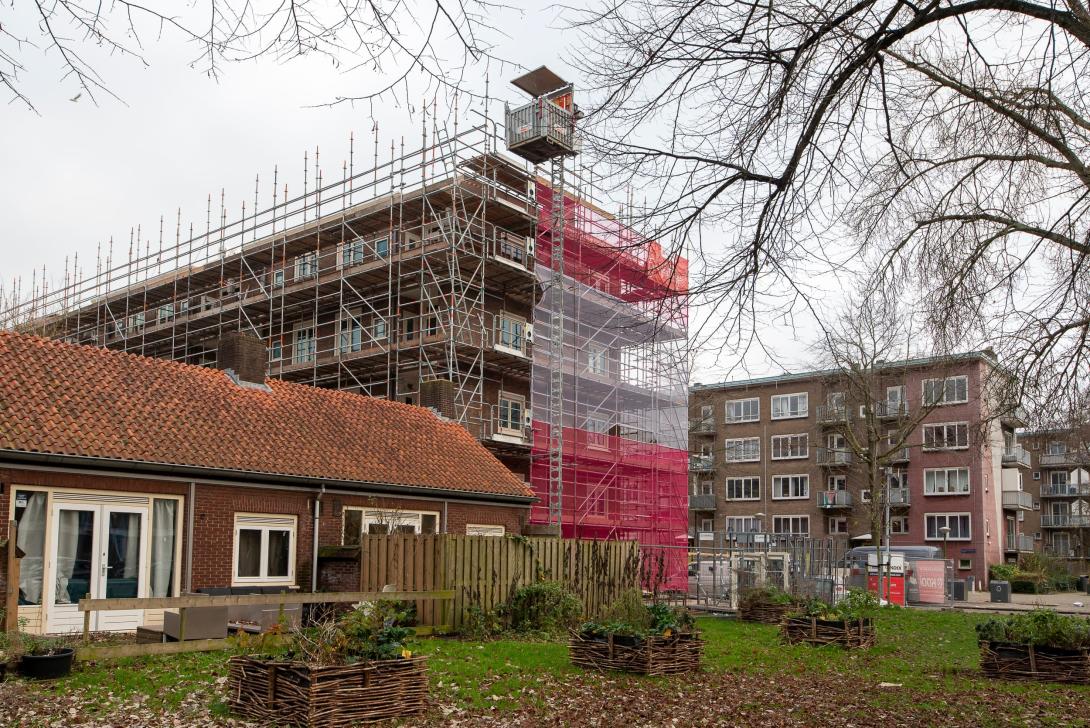 De renovatiebuurt wordt in het zuiden afgesloten door de karakteristieke laagbouw van het Piet Paaltjenspad.