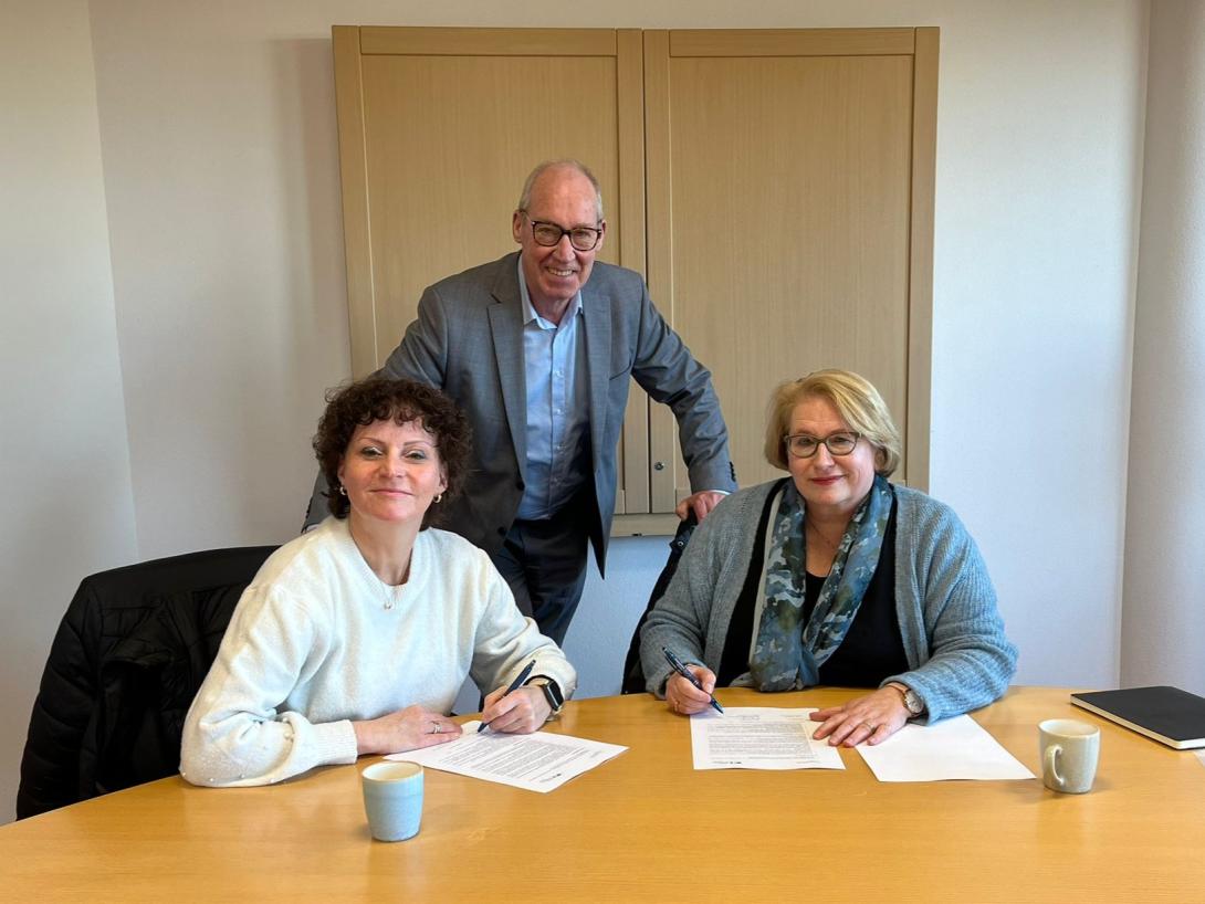 WormerWonen en Welzijnwonenplus tekenen de samenwerkingsovereenkomst