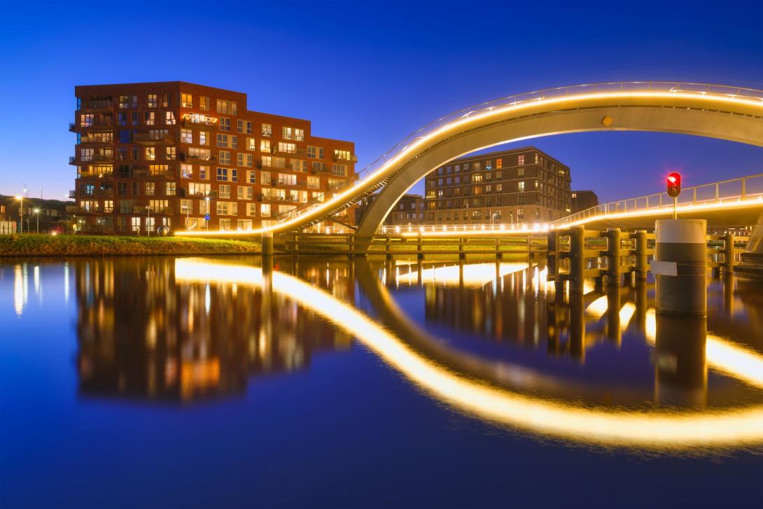 Melkwegbrug Purmerend  beeld: istock/biletskiy evgeniy
