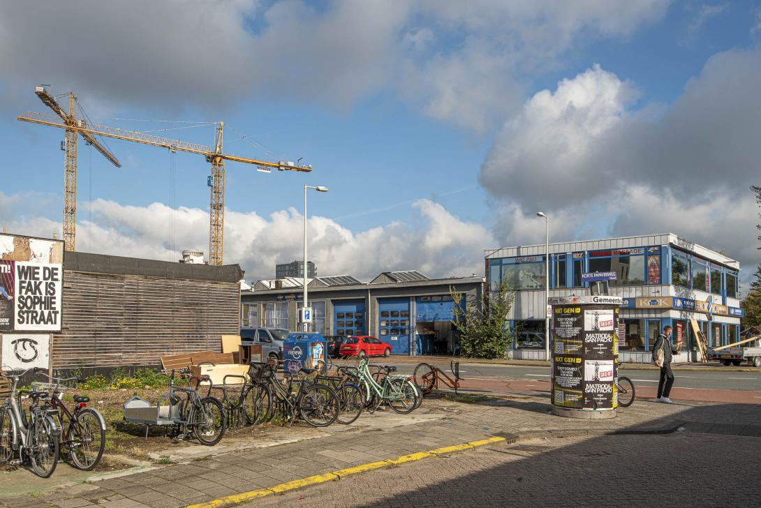 Hoek Klaprozenweg  en Papaversweg. Dit voormalig industrieterrein wordt geheel gesloopt om plaats te maken voor nieuwbouw. 
