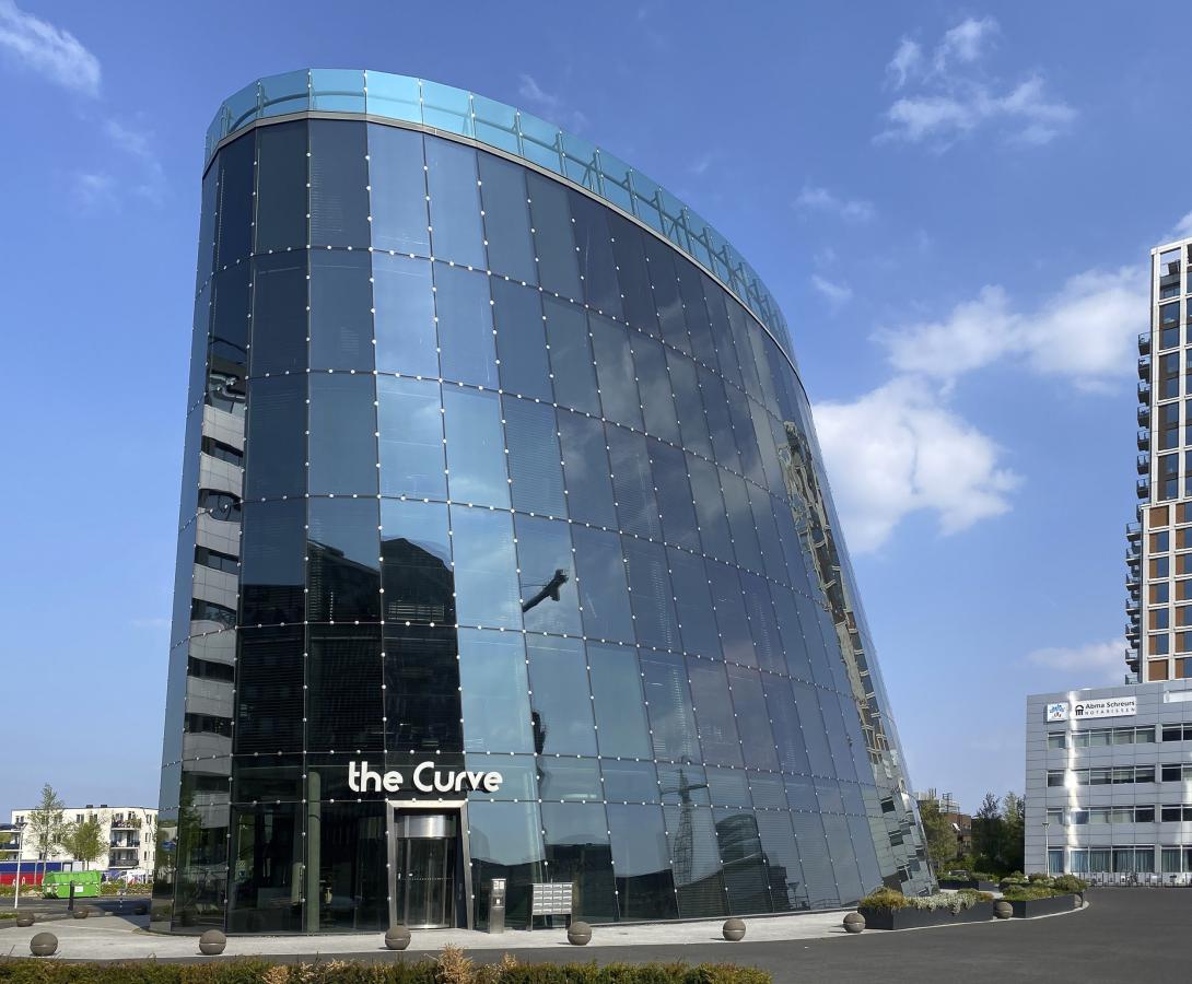 The Curve aan het einde van de Klaprozenweg nabij het NDSM terrein.