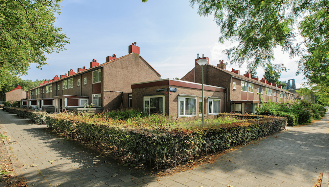 Links-Burgemeester-Van-Tienhovengracht-renoveren-en-rechts-Burgemeester-Rendorpstraat-renoveren-en-samenvoegen-fase-1-Stadgenoot