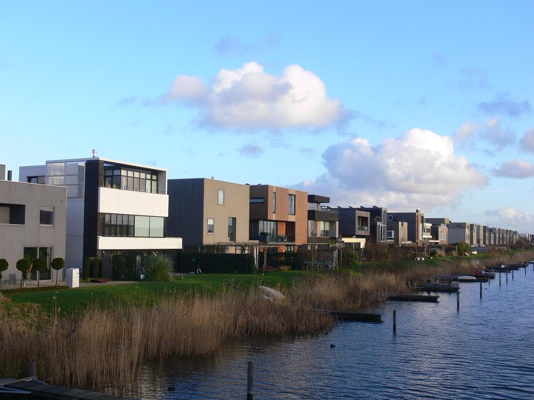 Steeds meer miljoenenwoningen op IJburg. Foto: Grote Rieteiland, Remi Mathis